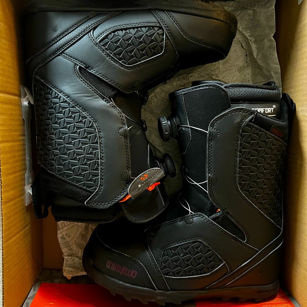 Thirtytwo women’s snowboarding boots
